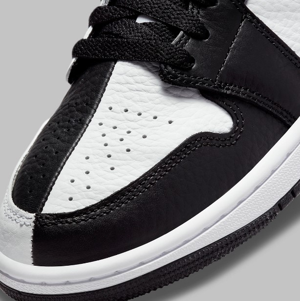 Air Jordan 1 Mid Split-Blocked - Female Sneakerhead